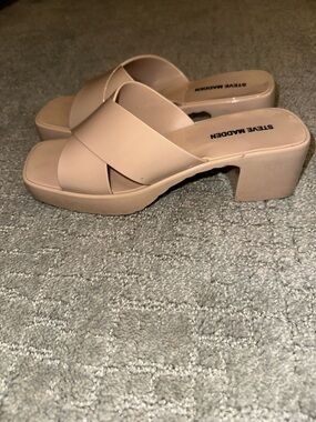Steve Madden Nude Crossover Platform Mules